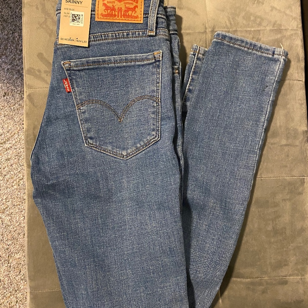Women’s Levi’s 711 skinny